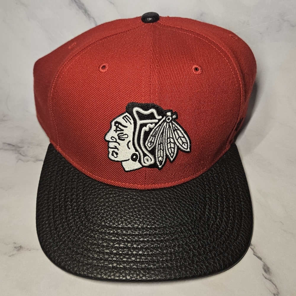 *PRICE FIRM* NWT Chicago Blackhawk Leather Rim Cap